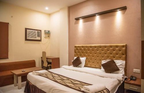 Lucknow Hotel | Maple Delite
