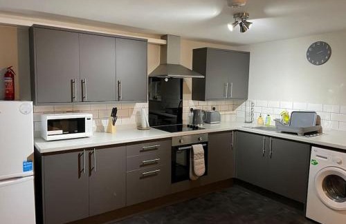King's Lynn Apartment | Maple House - 2 bedroom house with free parking in town by ShortStays4U
