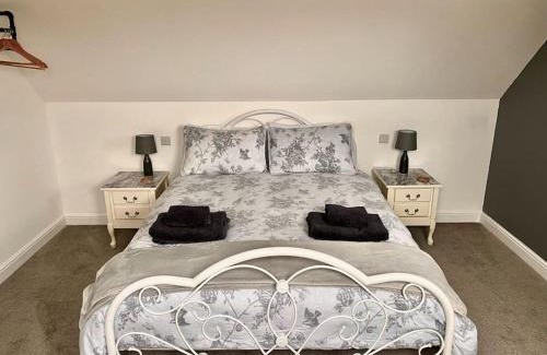 Barnstaple House | Maple House a spacious 2 Bedroom House