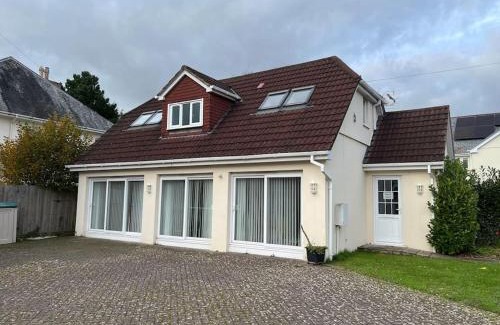 Barnstaple House | Maple House a spacious 2 Bedroom House