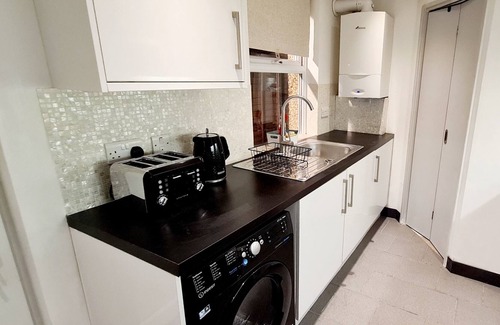 Woodside Apartment | Maple House - Inviting 1-Bed Apartment in London