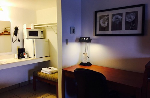 Los Banos Hotel | Maple Inn & Suites