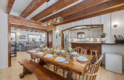 West Dover Ski Chalet | Maple Pine w/Hot Tub Pool Table 3min to Mount Snow