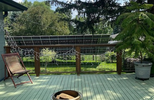 Viroqua House | Maple St. Eco Retreat-Free Daytime EV Charging!