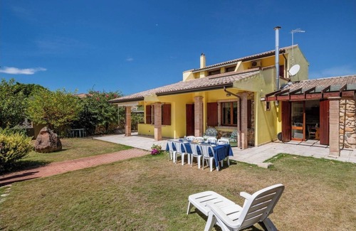 Capitana Villa | MAR ISA, a few steps from the beautiful beach, manor villa
