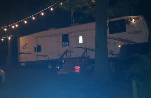 Greenbush RV Rental | Mara-logo Large camper / large lot near Chincoteague Va. Park has all amenities