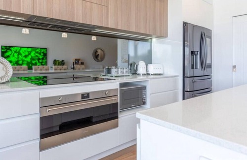 North Coogee Villa | Maraboo Island Waterfront Luxe