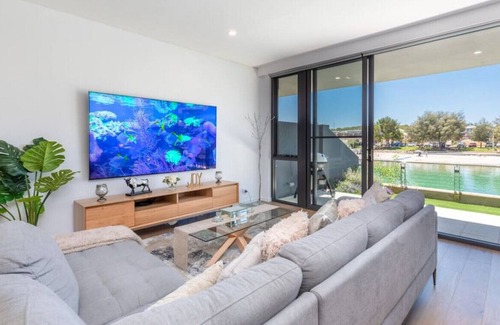 North Coogee Villa | Maraboo Island Waterfront Luxe