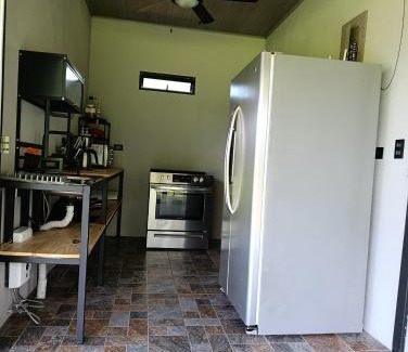 Parrita House | Maracuyá Garden Stanza 2