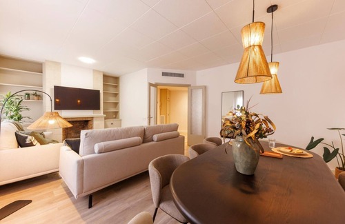 Old Town Apartment | Maragall - Holiday Apartment Girona | Bravissimo