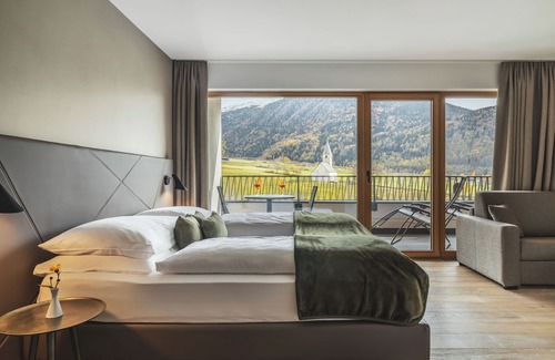 Burgusio Hotel | Maraias Luxury Suites & Apartments