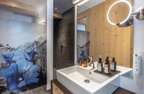 Burgusio Hotel | Maraias Luxury Suites & Apartments