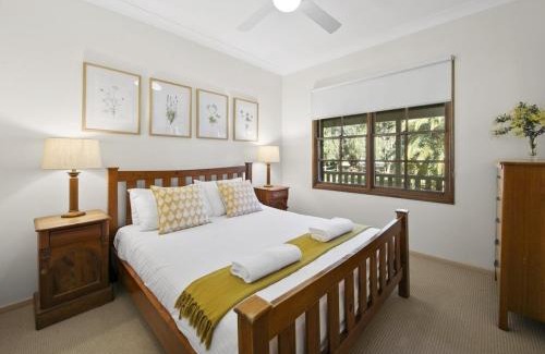 Broke House | Maranda Country Estate 5 Bedrooms with Spa & Pool