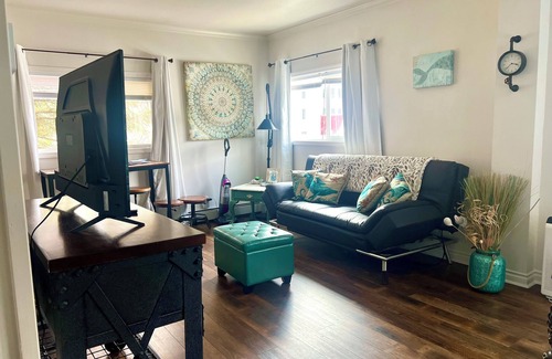 Seward Apartment | Marathon Historic Apartments- Studio sleeps 4-heart of Downtown charming studio