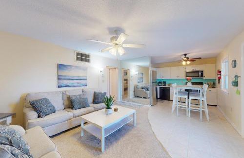 Caine Woods Apartment | Marathon North 101