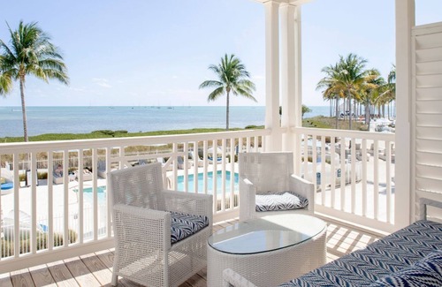Marathon Apartment | Marathon Oceanfront | 2 King Beds + Balcony