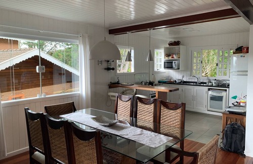 Campos do Jordao Cottage | Maravilhosa Casa de Campo em Condomínio Fechado
