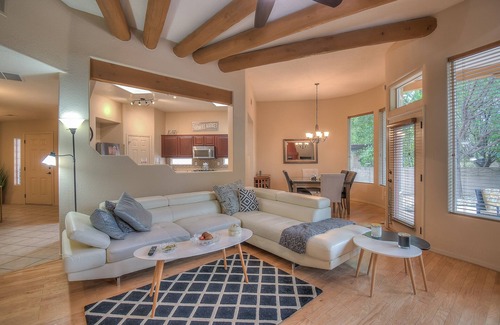 Westside House | Maravilla, 30+ Day Rentals, Near I-40