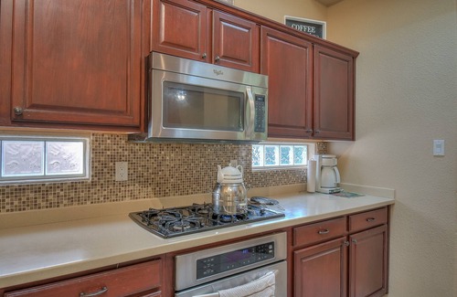 Westside House | Maravilla, 30+ Day Rentals, Near I-40