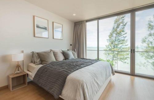 Bang Lamung Villa | Marbella Beachfront Pattaya 3BR