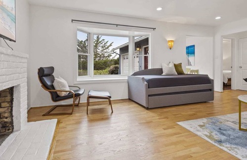 Belmont House | @ Marbella Lane - 3BR Belmont Cozy House