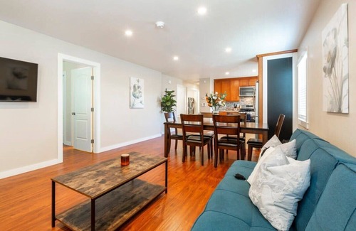 Northside House | @ Marbella Lane - 3BR UpprLvl | DTWN SJ | Ldry + P