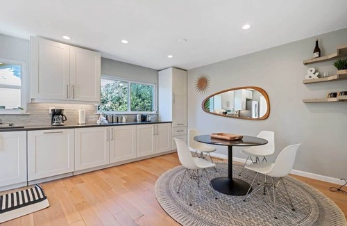 Park Pacifica House | @ Marbella Lane - Chic Abode w/Mountain Skyline