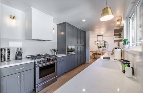 Fullerton House | @ Marbella Lane - Cozy Modern Home w/Relaxing Design & Pool