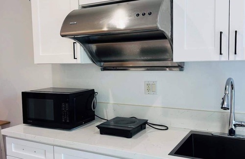 Eastvale House | @ Marbella Lane – Lit & Laid Back Eastvale Home