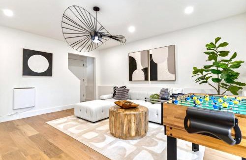 Linda Mar House | @ Marbella Lane - Modern 4BR Coastal Charm