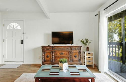 Colma House | #Marbella Lane - Natural BayView Escape Near SFO