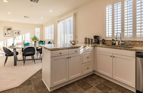 Jurupa Valley House | @ Marbella Lane - Peaceful 4BR Home