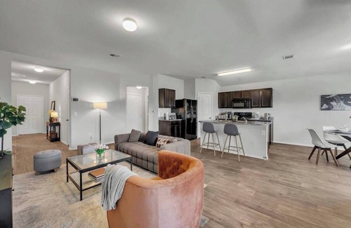 Austin Cottage | @ Marbella Lane - Polished 3BR Home in Austin TX