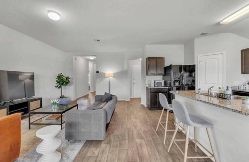 Austin Cottage | @ Marbella Lane - Polished 3BR Home in Austin TX