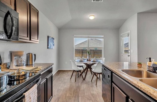 Austin Cottage | @ Marbella Lane - Polished 3BR Home in Austin TX