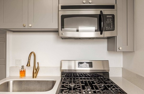 Ontario House | @Marbella lane - Serene Haven Retreat 3BR