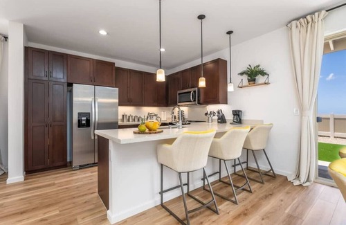 Makaha Valley House | @ Marbella Lane - Stylish House + Impressive Views