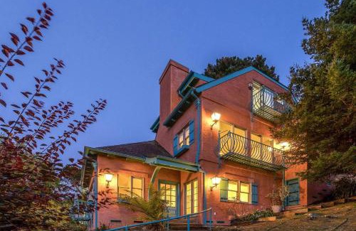 Rockaway Beach Villa | @ Marbella Lane Tuscan Villa with Hot Tub