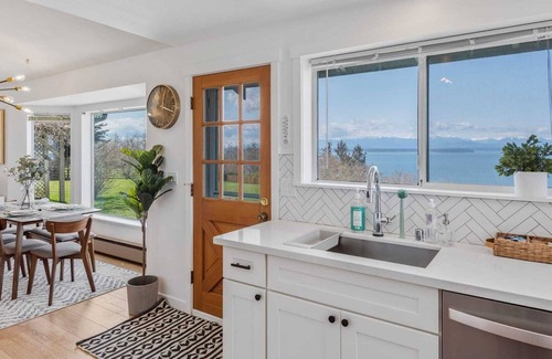 Coupeville House | @ Marbella Lane - Waterfront 2BR Whidbey Island