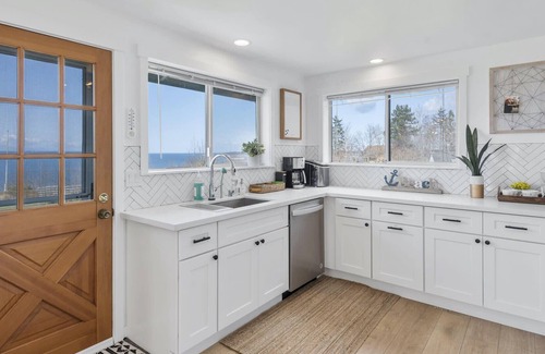 Coupeville House | @ Marbella Lane - Waterfront 2BR Whidbey Island