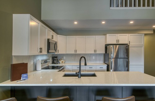 East Kootenay House | Marble Canyon 4 bedroom townhome: Unit 403P1 *pet friendly