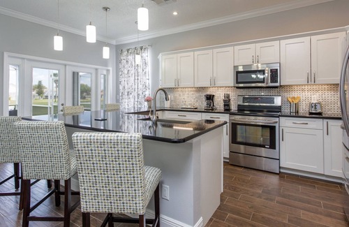 Esprit House | MARCH LAST MINUTE AVAILABLE!