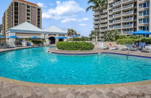 Marco Island Apartment | Marco Beach Ocean Resort Condominiums #605