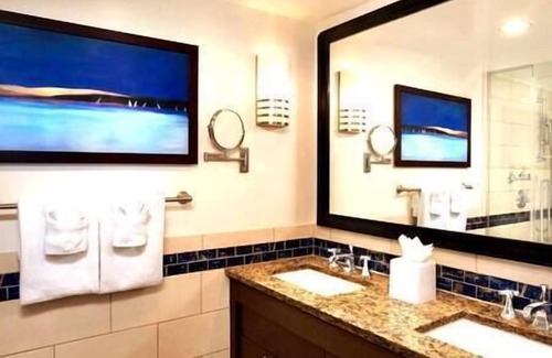 Marco Island Hotel | Marco Crystal Shores Beachfront Resort, Luxury