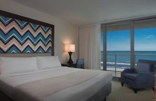 Marco Island Resort | Marco Crystal Shores Beachfront Resort & Spa