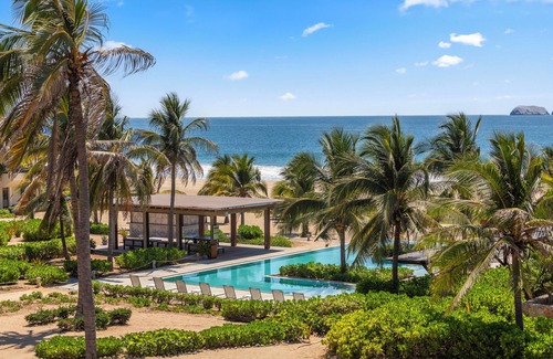 Dario Galeana Villa | Marea Beachfront Villa A1