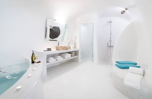 Oia Hotel | Maregio Suites
