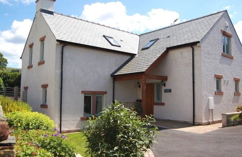 Pooley Bridge Cottage | MARGARET HOUSE, family friendly, with a garden in Pooley Bridge