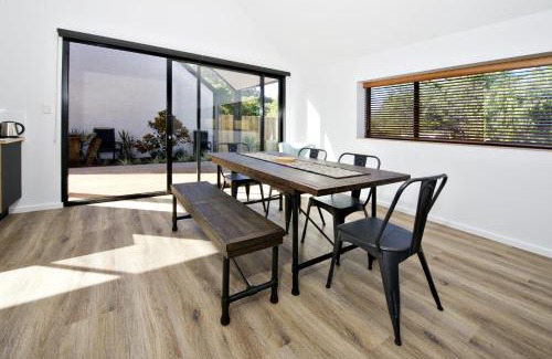 Margaret River House | Margaret River Bungalow-3-forest - pet friendly