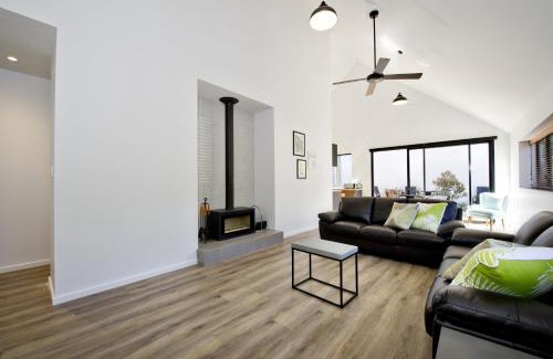 Margaret River House | Margaret River Bungalow-3-forest - pet friendly